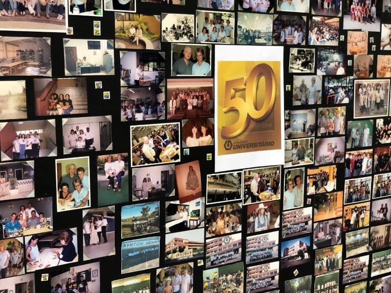 Alunos visitaram exposição dos 50 anos do Universitário